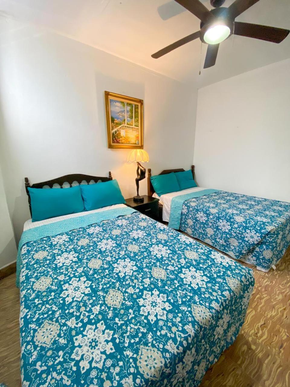 Hostal Velvet Plaza Santa Ana Bagian luar foto
