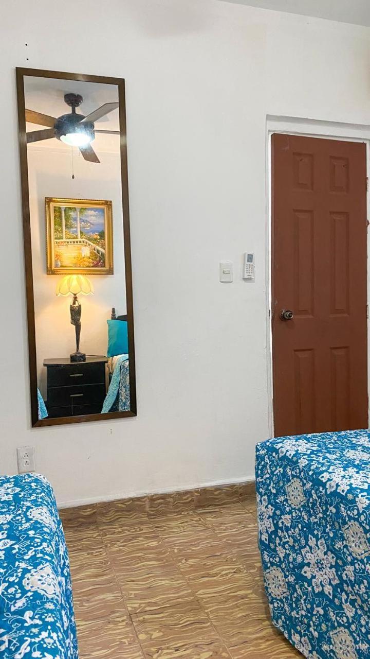 Hostal Velvet Plaza Santa Ana Bagian luar foto