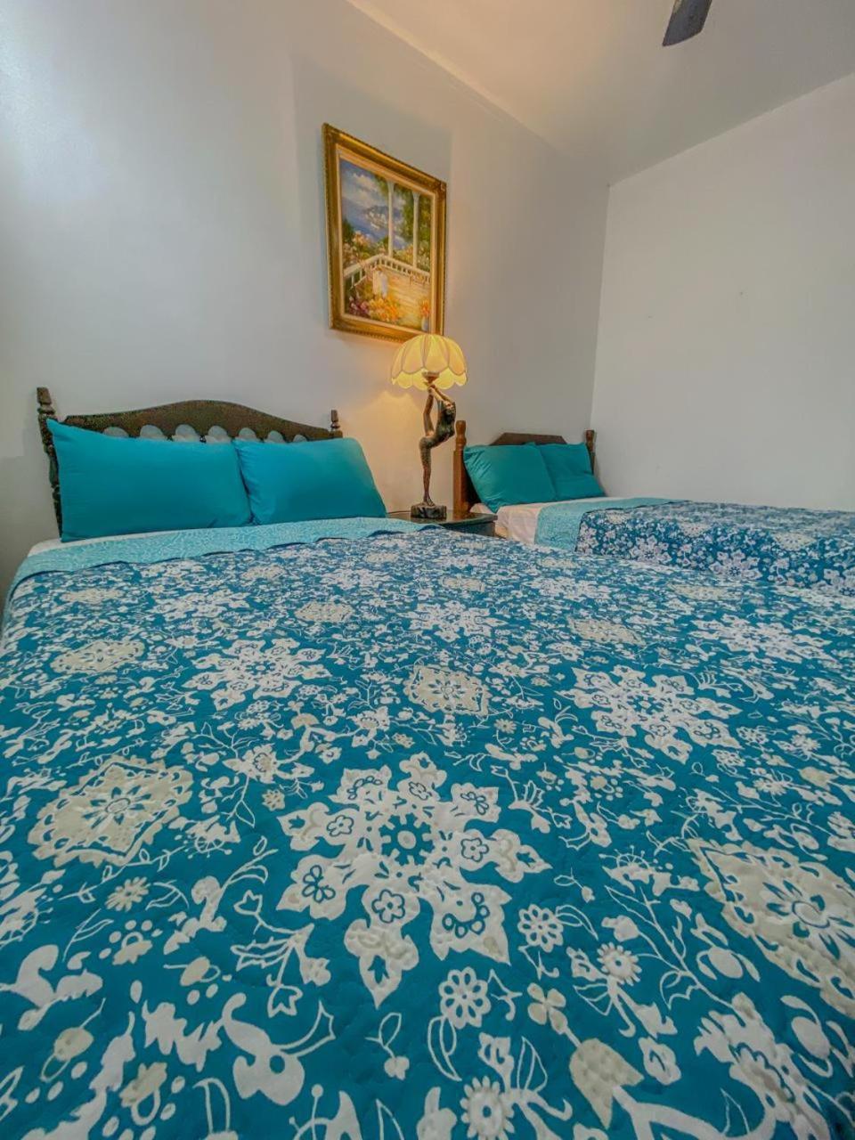 Hostal Velvet Plaza Santa Ana Bagian luar foto
