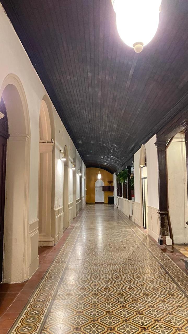 Hostal Velvet Plaza Santa Ana Bagian luar foto